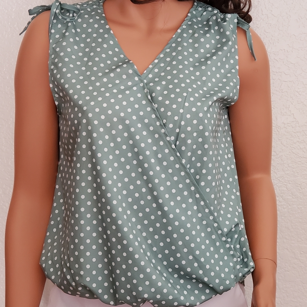 Pretty Polka-dot Surplice Sleeveless Blouse